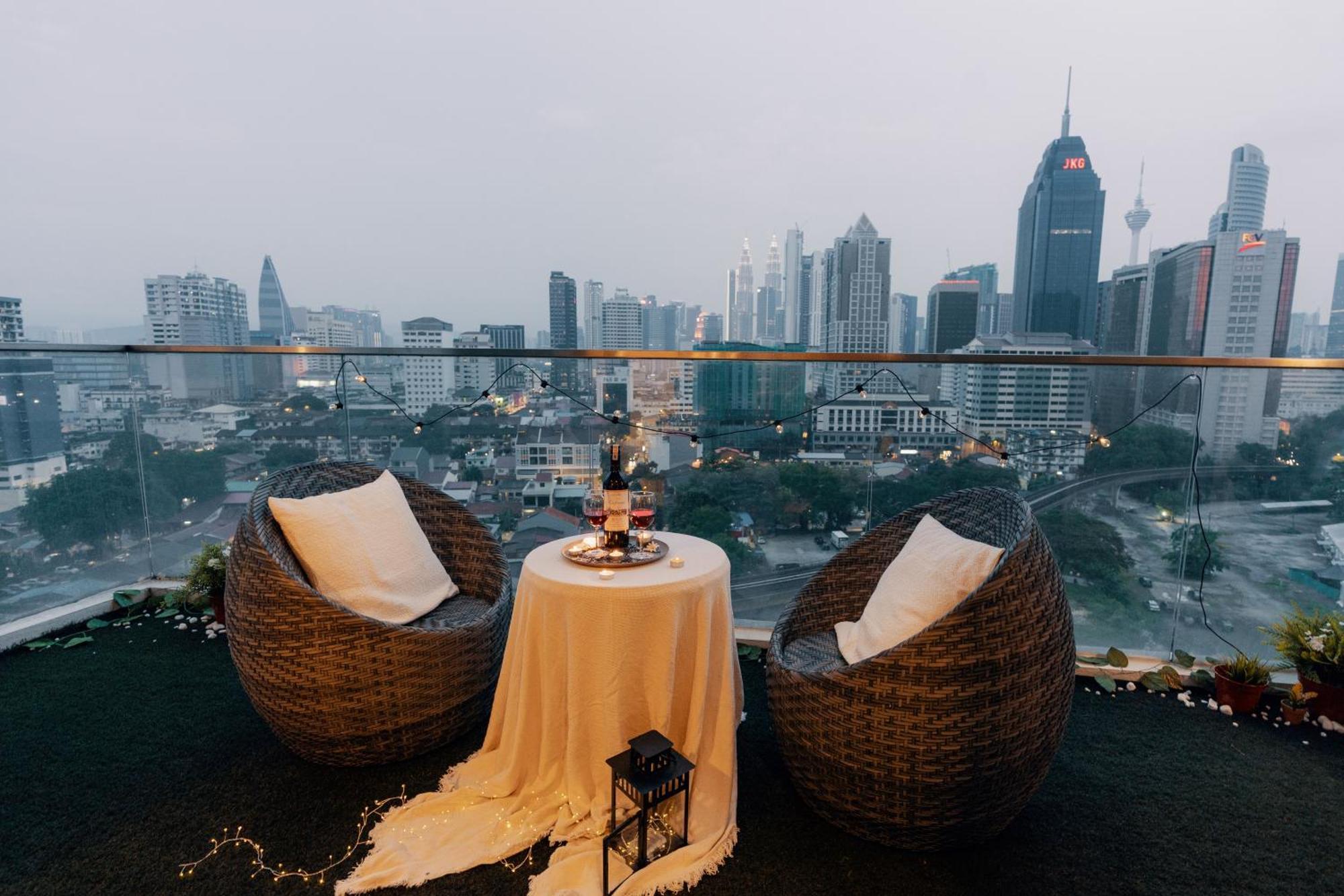Naibnb In Regalia Residence Kuala Lumpur Bagian luar foto